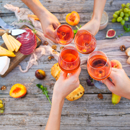 rose wine and picnic table